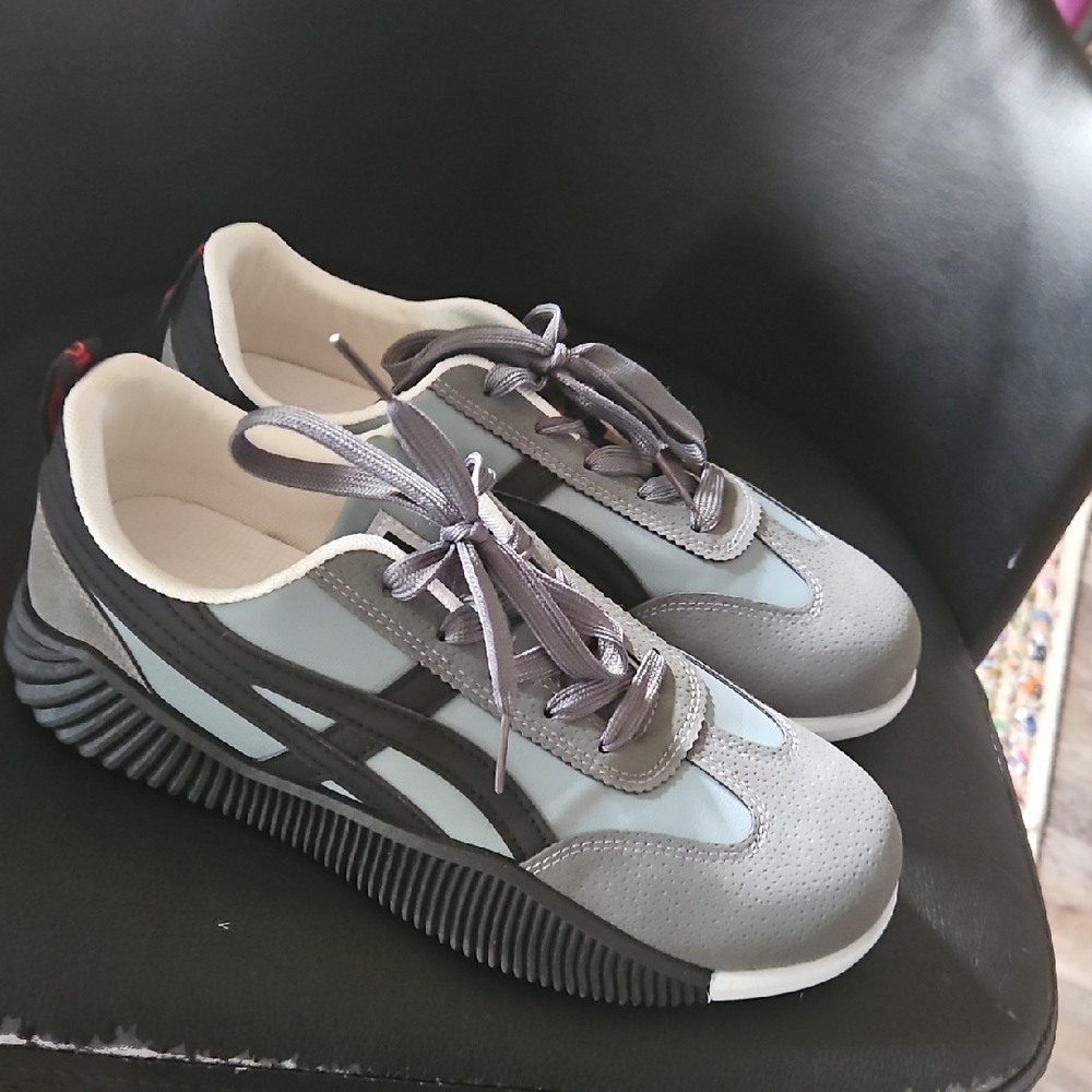 DeFlorance Milan Tiger Gray Sneakers